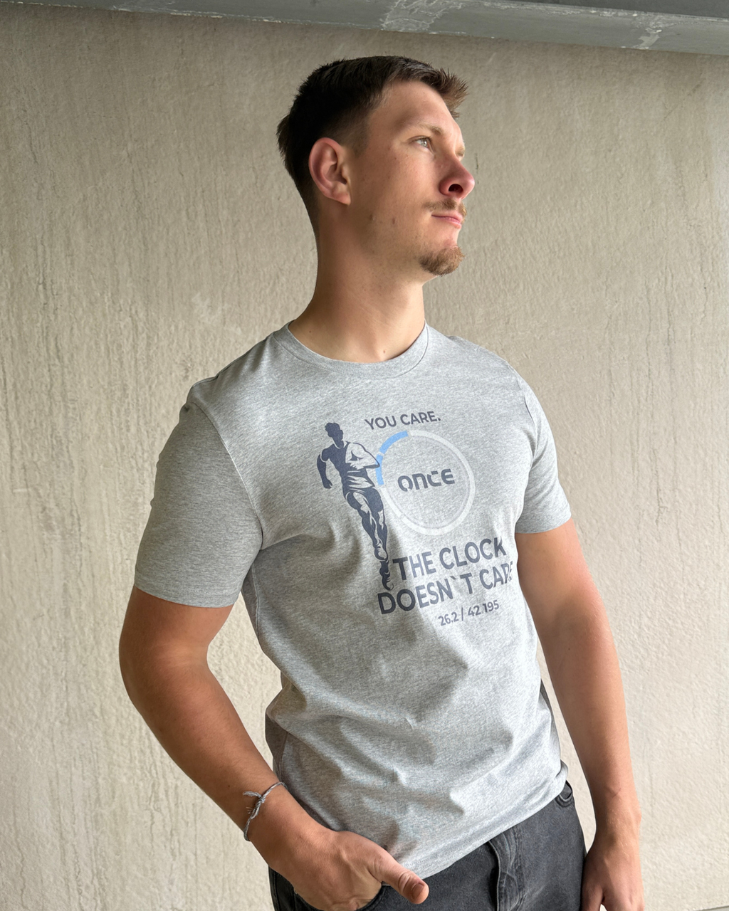 THE CLOCK DOESN’T CARE – Organic Cotton T-Shirt